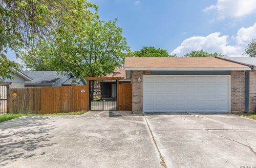 1366 Bayou Dr, San Antonio, TX, 78245-1533 | Card Image