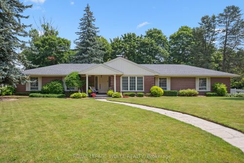 15 Meadowlark Rd, Elmira, ON, N3B1T7 | Card Image