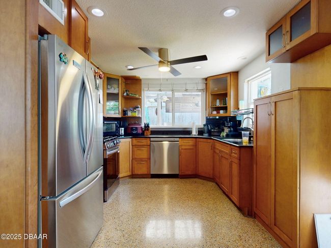 650 S Pine St, House other with 3 bedrooms, 2 bathrooms and null parking in NEW SMYRNA BEACH FL | Image 16
