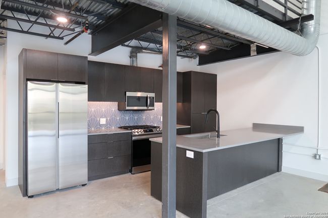 APT-306 - 215 Coca Cola Pl, Condo with 4 bedrooms, 2 bathrooms and null parking in San Antonio TX | Image 11