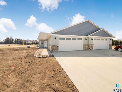 unit-b-1302 Castle St, Larchwood, IA, 51241-7661 | Card Image