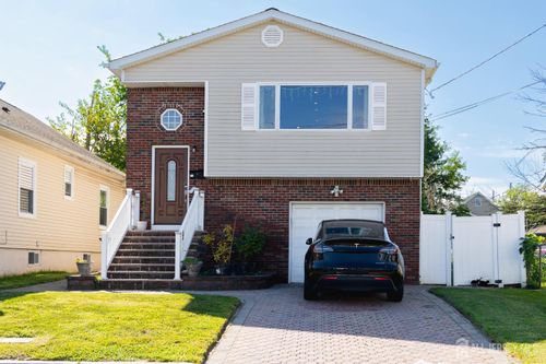 13 Harding Ave, Iselin, NJ, 08830-1615 | Card Image