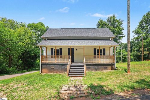 586 Hickory Dr, Startex, SC, 29377 | Card Image