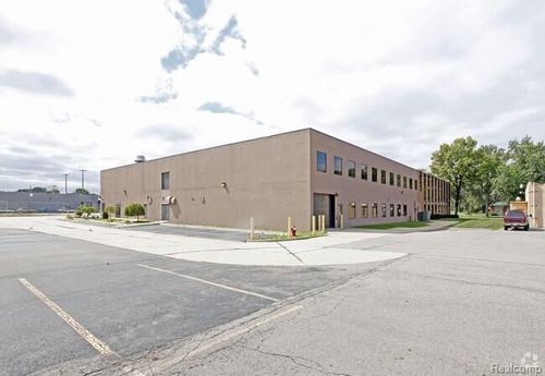 25200 Easy St, Warren, MI, 48089-6200 | Card Image