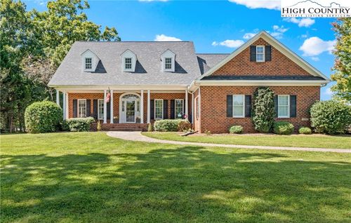 2553 Country Club Rd, Yadkinville, NC, 27055-5125 | Card Image