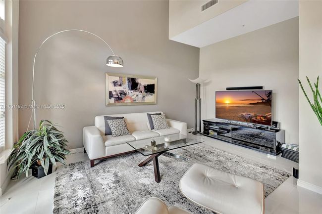 UNIT-104N - 450 N Federal Hwy, Townhouse with 3 bedrooms, 3 bathrooms and null parking in Boynton Beach FL | Image 4