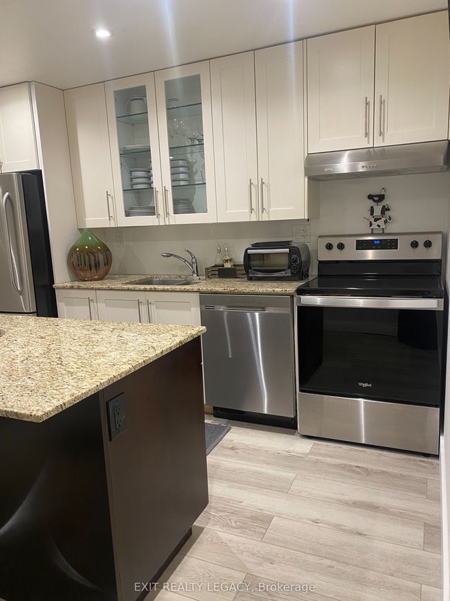 17 Camden Dr, House other with 2 bedrooms, 2 bathrooms and 1 parking in Concord ON | Image 19