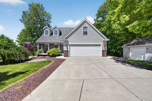 9055 Hegel Rd, Goodrich, MI, 48438-9252 | Card Image