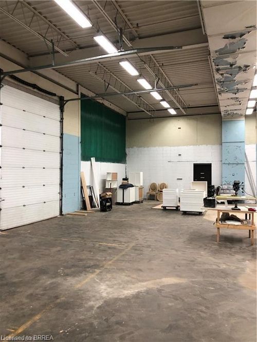 326 Grand River Street, Paris, ON, N3L3R7 | Card Image