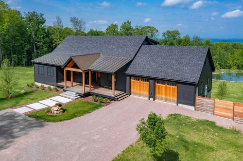 832 Lincoln Hill Rd, Hinesburg, VT, 05461-6615 | Card Image