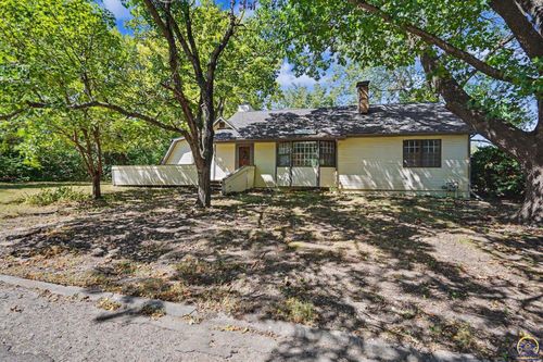 241 Concord St, Lawrence, KS, 66049-1608 | Card Image