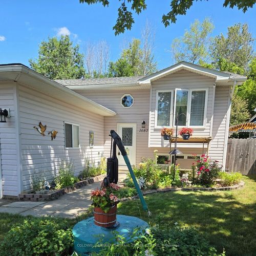 1087 Arnold St, Belle Ewart, ON, L0L1W0 | Card Image
