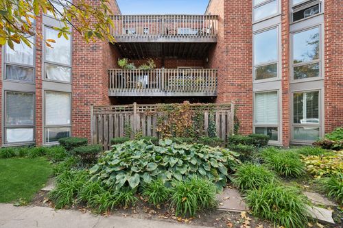8202-2036 N Larrabee St, Chicago, IL, 60614-4435 | Card Image