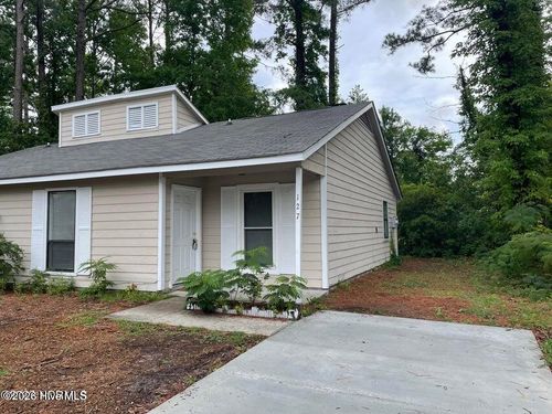 127 Twinwood Dr, Jacksonville, NC, 28546-7782 | Card Image