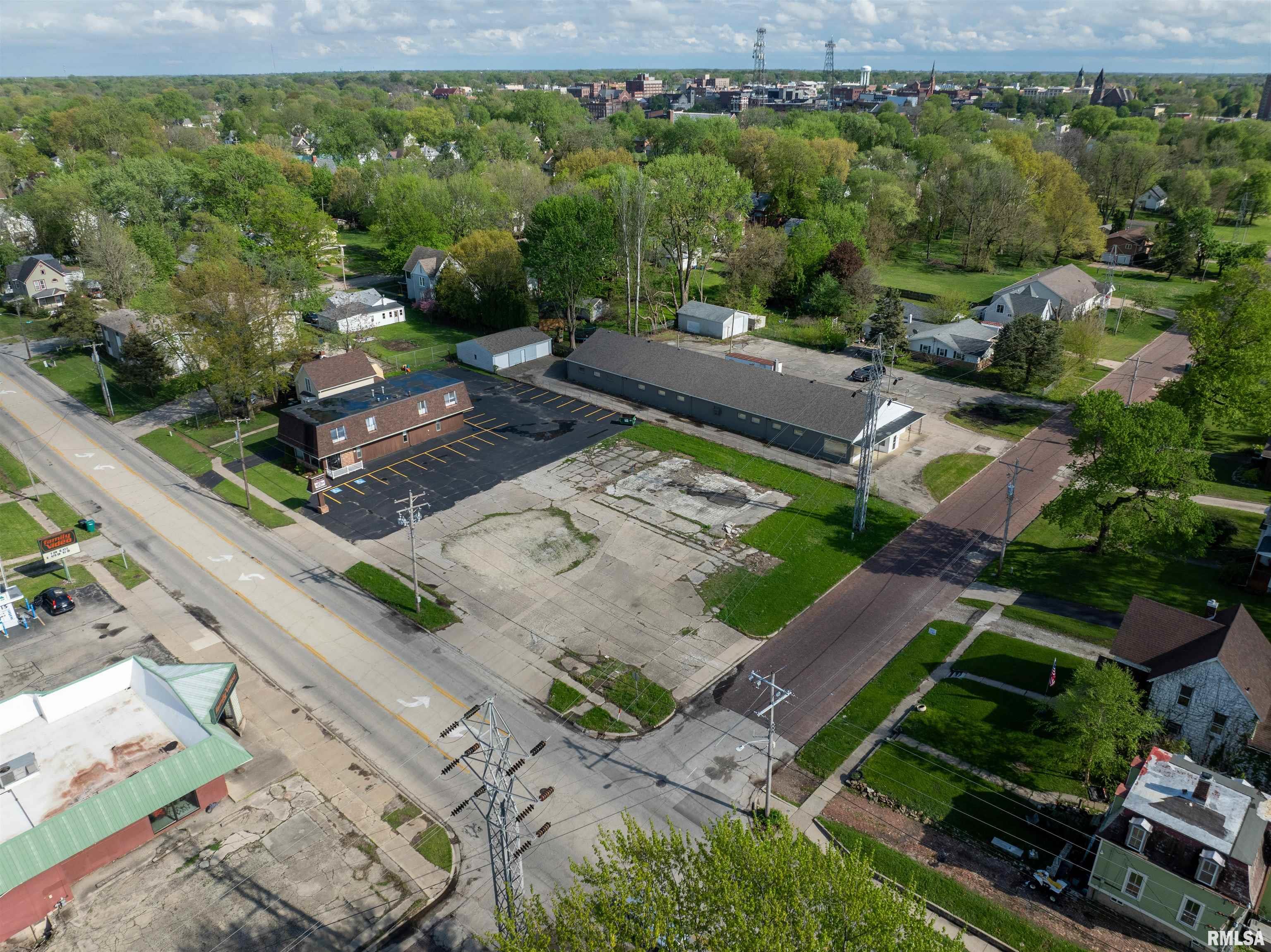 Land in Galesburg