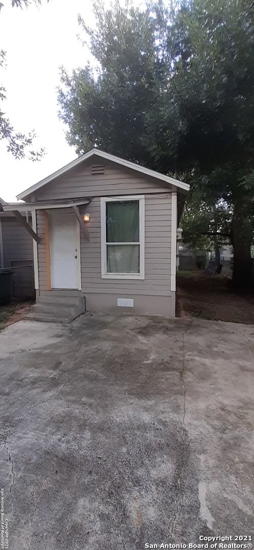 2-2206 Santiago St, San Antonio, TX, 78207-6441 | Card Image