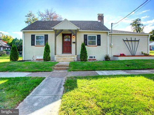 400 Woodland Ave, NEW CUMBERLAND, PA, 17070-1818 | Card Image