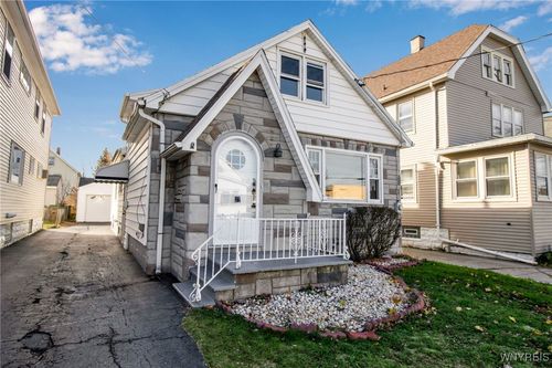 27 Adlon Pl, Cheektowaga, NY, 14225-3901 | Card Image
