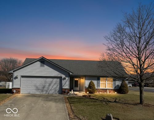 901 Peony Ln, Fortville, IN, 46040-1081 | Card Image