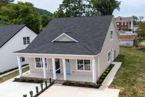 9504 State St, Ooltewah, TN, 37363-8992 | Card Image