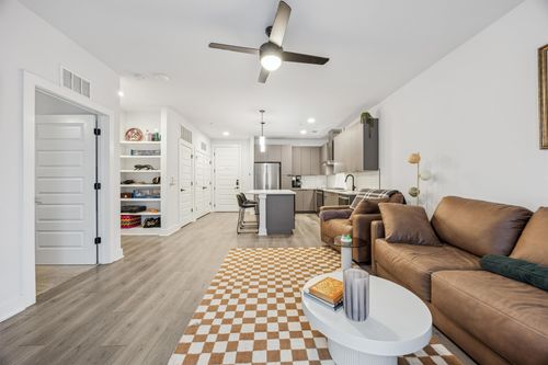 apt-211-2220 Webberville Rd, Austin, TX, 78702-3679 | Card Image