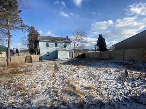 511 N 4th St, Youngwood, PA, 15697-1558 | Card Image