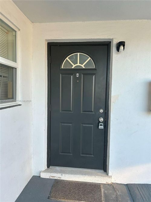 4-1119 Ne 15th St, Fort Lauderdale, FL, 33304-4854 | Card Image