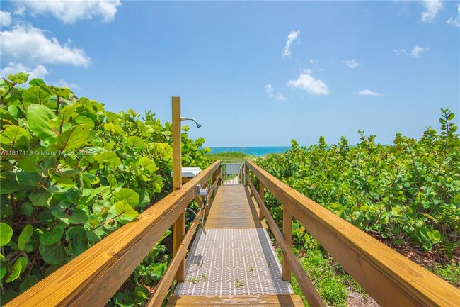 APT-7C - 3000 N Highway A1a, Condo with 3 bedrooms, 3 bathrooms and null parking in Hutchinson Island FL | Image 42