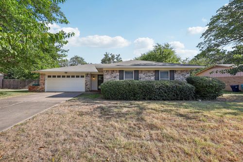 1415 Kings Row, Denton, TX, 76209-1234 | Card Image