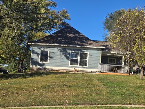 224 N 9th Ave W, Newton, IA, 50208-2018 | Card Image