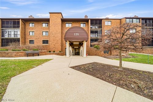 307-120 Fox Hollow Drive, Mayfield Heights, OH, 44124 | Card Image