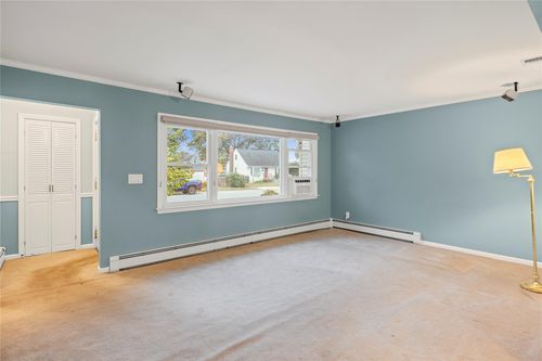 8 Farmedge Rd, Bethpage, NY, 11714-4124 | Card Image