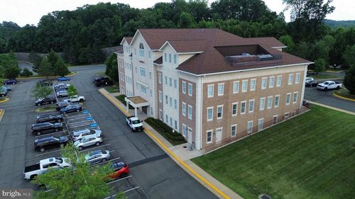 100-18300 Quantico Gateway Dr, Triangle, VA, 22172-1798 | Card Image