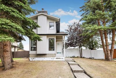 6740 Temple Dr Ne, House detached with 4 bedrooms, 2 bathrooms and 3 parking in Calgary AB | Image 2