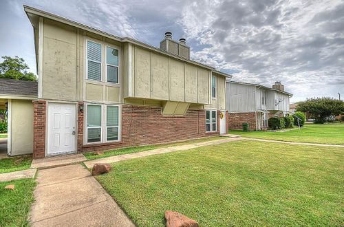 536 Norwood Circle E, Arlington, TX, 76013 | Card Image