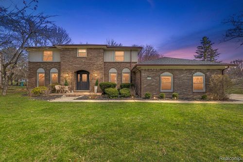 1732 Kilburn Rd N, Rochester Hills, MI, 48306-3034 | Card Image