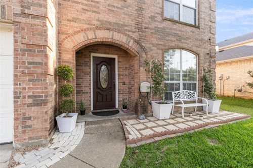 2312 Green Mere Dr, Arlington, TX, 76001-6770 | Card Image