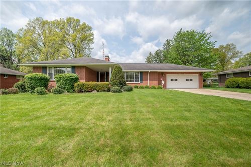 1498 Brantford Drive, Youngstown, OH, 44509 | Card Image