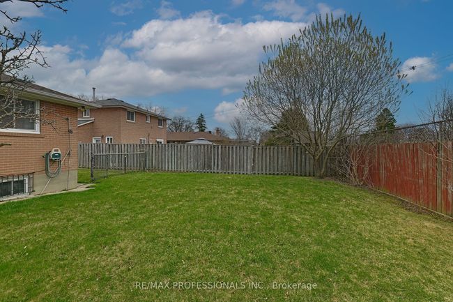 11 Pegasus Trail, House other with 3 bedrooms, 2 bathrooms and 1 parking in Scarborough ON | Image 40