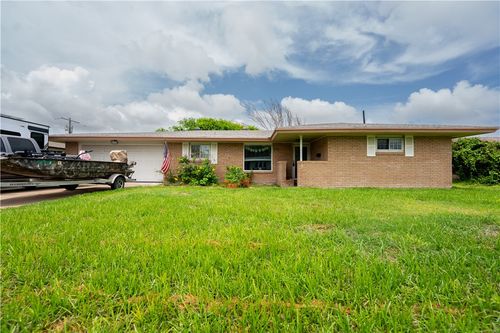 104 W Janin Cir, Portland, TX, 78374-1414 | Card Image