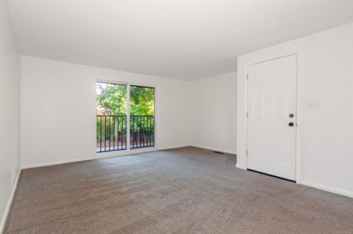 524 Neff Ln, Grosse Pointe, MI, 48230-1536 | Card Image