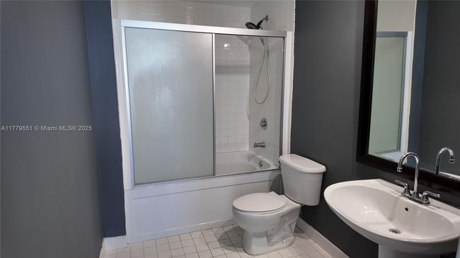 APT-610 - 10 Sw South River Dr, Condo with 2 bedrooms, 2 bathrooms and null parking in Miami FL | Image 23