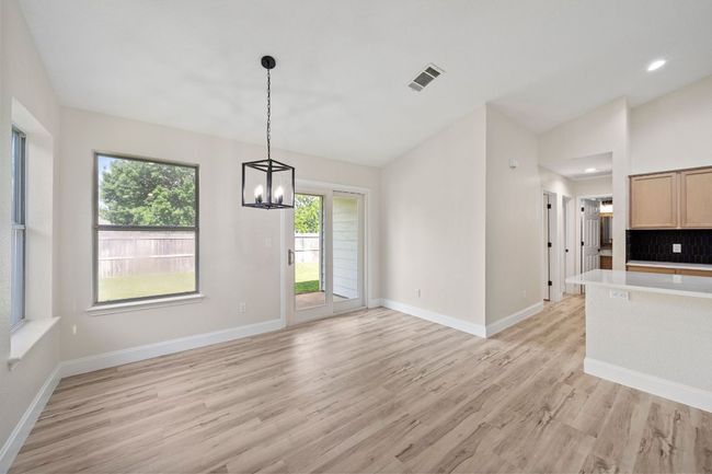 162 Prairie Springs Loop, Townhouse with 3 bedrooms, 2 bathrooms and 2 parking in Georgetown TX | Image 8