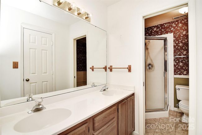 Primary Vanity Area | Image 22