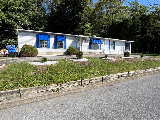 Lehigh Gap St, Walnutport, PA 18088