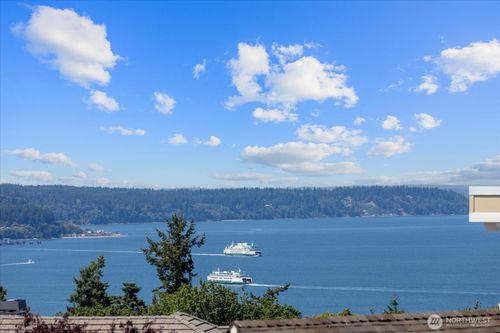 1817 19th Dr, Mukilteo, WA, 98275-2138 | Card Image