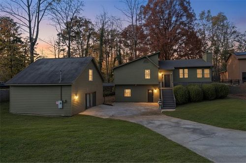 159 W Putnam Ferry Rd, Woodstock, GA, 30189-1511 | Card Image