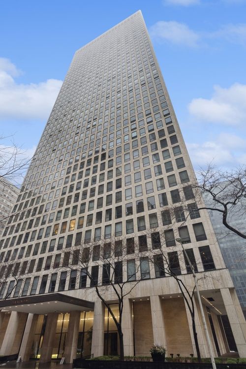 312-260 E Chestnut St, Chicago, IL, 60611-2426 | Card Image