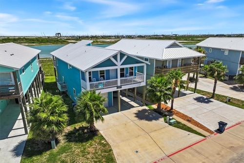 396 Paradise Pointe Dr, Port Aransas, TX, 78373-5098 | Card Image