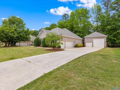 115 Holbrook Dr, Huntsville, AL, 35806-4084 | Card Image